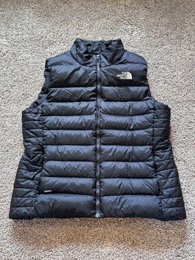 The North Face 550 Women's Black Down Vest Size XL
